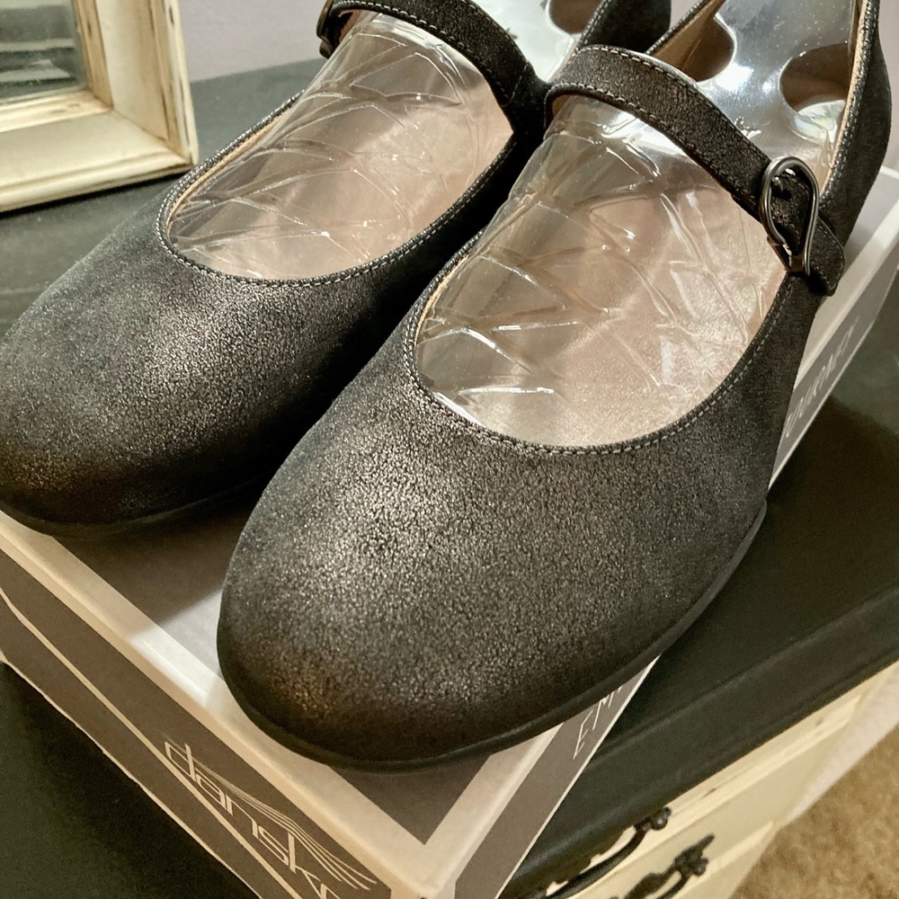 Brand new Dansko Mary Janes size 41